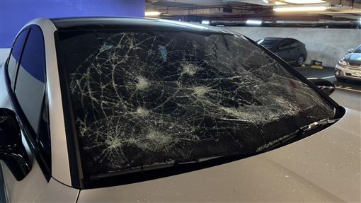 保時捷停蘭城晶英被亂砸　原因超瞎