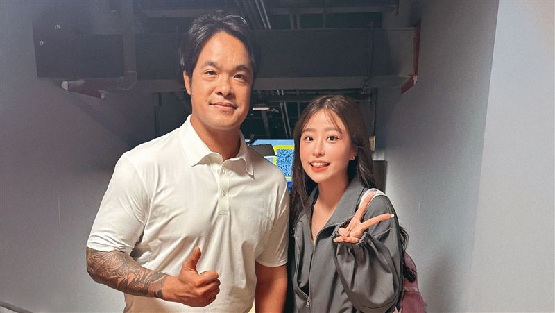 纖瘦外型　柳柳2次踩空被封「跌倒女神」