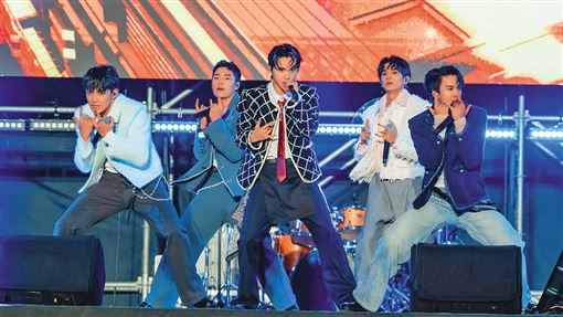 源少年赴上海挑戰音樂劇　猛男秀守住底線