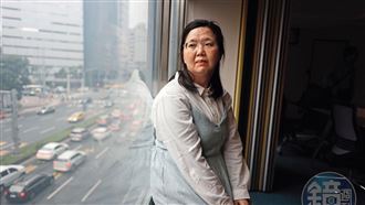 侯娟妃表示自己已50歲，看診累到吐血，決心退休過自己的人生。