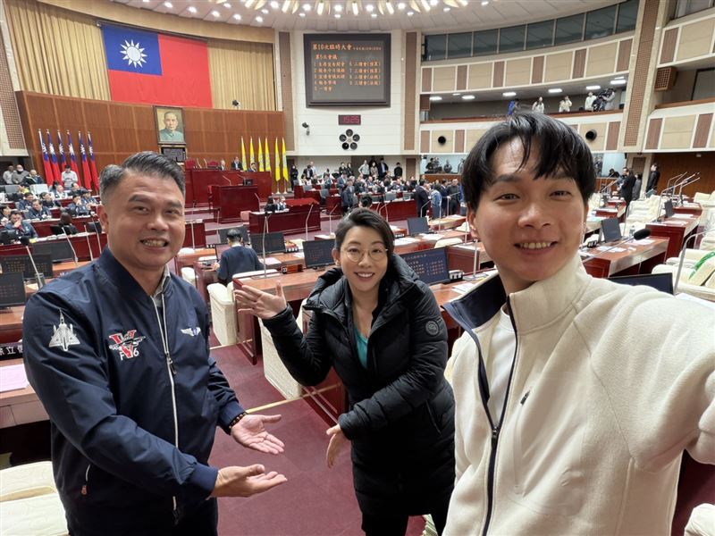 台北市第二預備金部分20日表決，民眾黨台北市議員林珍羽、張志豪、陳宥承棄權。（圖／翻攝自張志豪臉書）