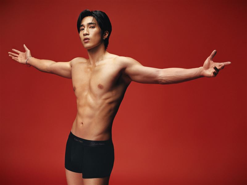 婁峻碩代言內褲。（圖／業者提供）