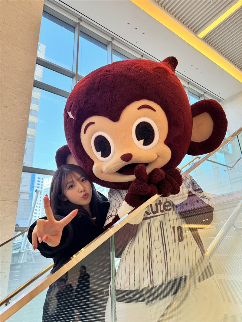 樂天桃猿最萌外交！猿氣秘密出差首爾　廉世彬導遊甜寵互動閃瞎粉絲（圖／樂天桃猿提供）