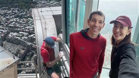 賈永婕、美國攀岩傳奇Alex Honnold。（圖／圖／翻攝自X平台 @tinaku1991、臉書）