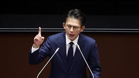 立法院審查總統彈劾案　黃國昌發言（1）立法院全院委員會21日審查總統賴清德彈劾案，台灣民眾黨立委黃國昌（圖）表示，面對破壞台灣民主憲政體制的獨裁總統，依憲法行使彈劾權，立法院責無旁貸。中央社記者張皓安攝　115年1月21日