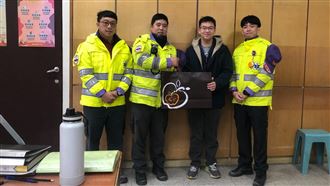 成功救回工廠OHCA男子！竹圍消防分享「生命之鍊」關鍵6環節。（圖／桃園電子報提供） 