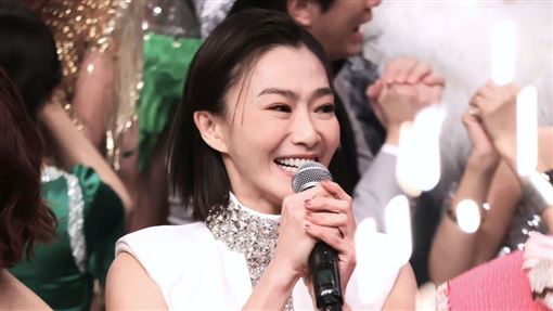 豪砸數十萬　侯怡君絕美旗袍洩真實身材