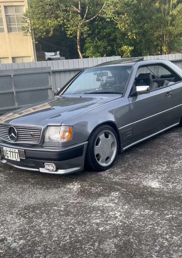 李國超分享自己32年的賓士老車。（圖／翻攝自臉書）