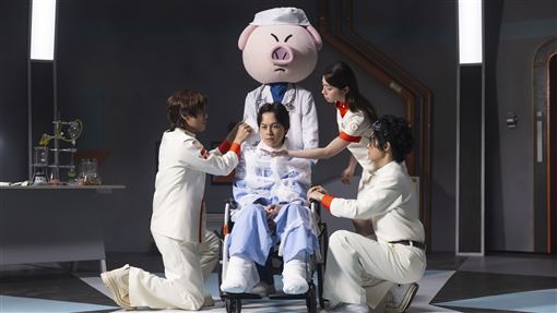 百萬YTR罹重病坐輪椅現身　告五人出手了