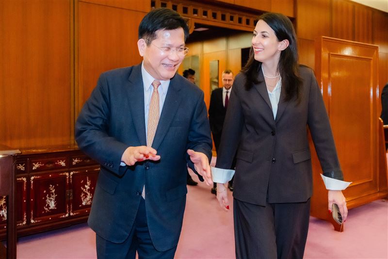 總統賴清德與外交部長林佳龍接見捷克前眾議院議長艾達莫娃女士。（圖／翻攝自林佳龍臉書）