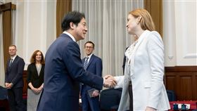 總統賴清德今（21）日下午接見「德國馬歇爾基金會」（GMF）跨大西洋訪問團。（圖／取自總統府）