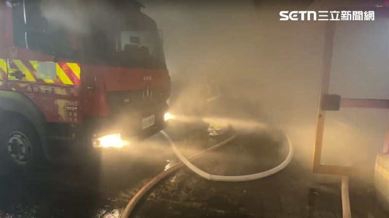 基隆市樂利三街某大型社區，昨晚（21日）傳出火警。（圖／翻攝畫面）