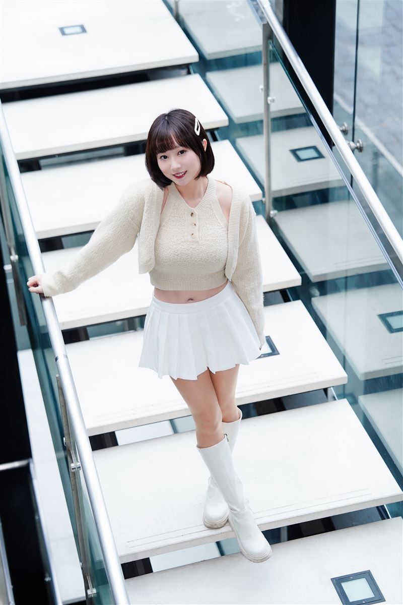 斐棋寫真《一棋一會》甫開賣短短2天就攻下博客來、誠品線上及金石堂三大書店即時銷售榜第一名冠軍。（圖／記者趙于瑩攝影）