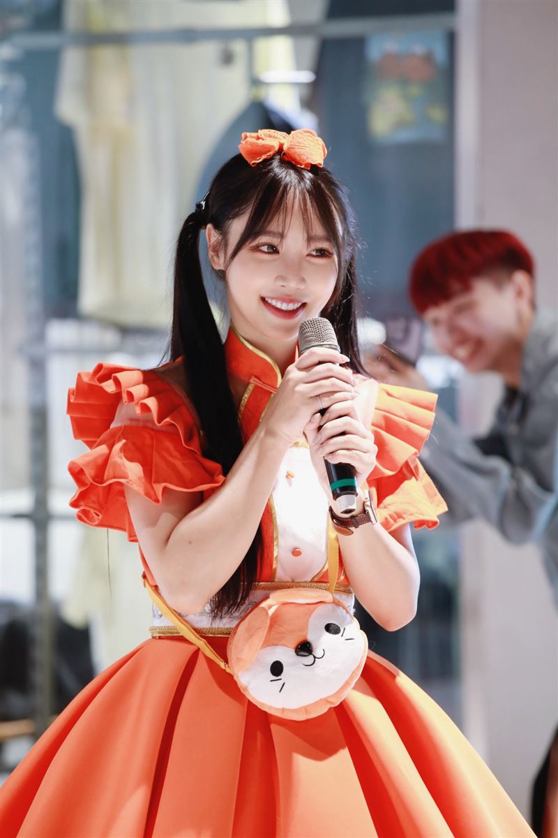 咪妃去年初開張「咪妃KIDS」PODCAST節目滿一周年。（圖／咪妃KIDS提供）