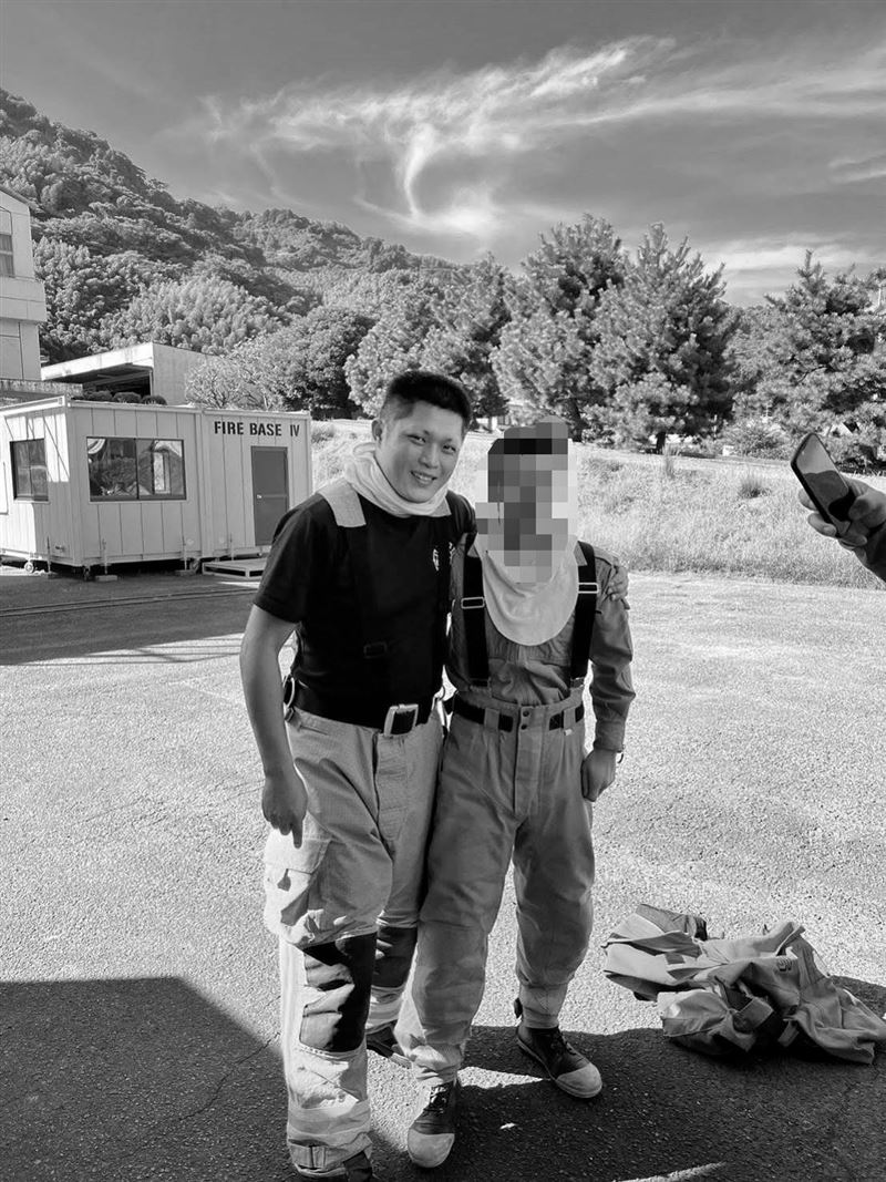 基隆市消防局-角落消火伴臉書粉專貼出詹能傑照片，並寫道，慟！小隊長，任務已經結束！（圖／翻攝自基隆市消防局臉書）