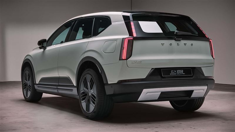 車尾延續VOLVO最招牌的直立式尾燈。（圖／翻攝VOLVO網站）