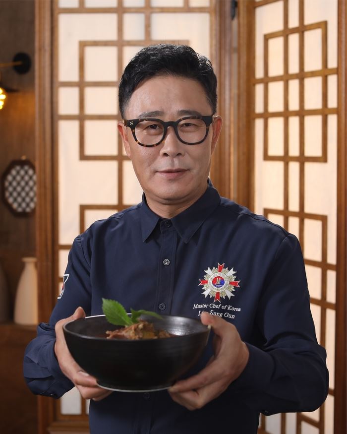 林盛根接受媒體訪問坦承自己共有6項刑事前科，並表示家人完全不知情，淚求外界停止攻擊無辜的人。（圖／翻攝自IG @imchef00）