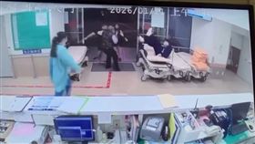 台中體重破百男，酒後割腕，抓狂，重拳打飛護理師畫面鋪，急診，中港澄清：嚴厲譴責 (圖／翻攝畫面)
