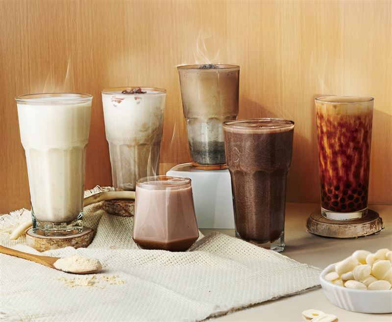 清心福全公布冬季熱飲人氣TOP5，左一白韻杏仁奶、中白韻杏仁頂級可可、右一珍珠琥珀黑糖鮮奶、右二頂級可可拿鐵全上榜。（圖／品牌業者提供）