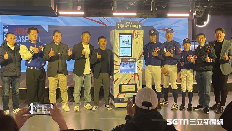 周思齊、張泰山、黃忠義出席《台灣棒球小英雄球員卡》記者會。（圖／記者戴以柔攝影）