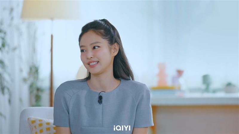 BLACKPINK成員 Jennie擔任《換乘戀愛4》嘉賓。（圖／愛奇藝國際版提供）