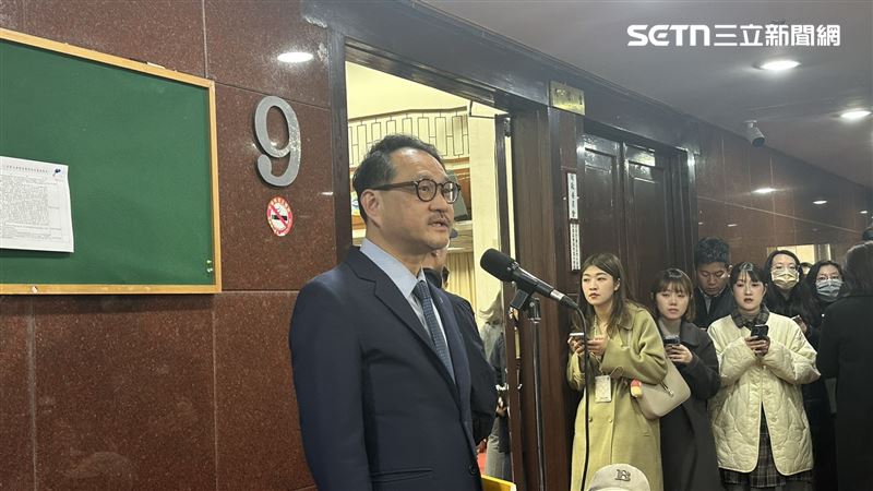 行政院副秘書長阮昭雄呼籲朝野立委儘速將115年中央政府總預算付委。（圖／記者詹宜庭攝影）