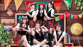 許佳蓉（前排左起）、DJ圓圓、小婉。楊燕（後排左起）、張淳淳、珞琪。（圖／張淳淳青春學院提供）