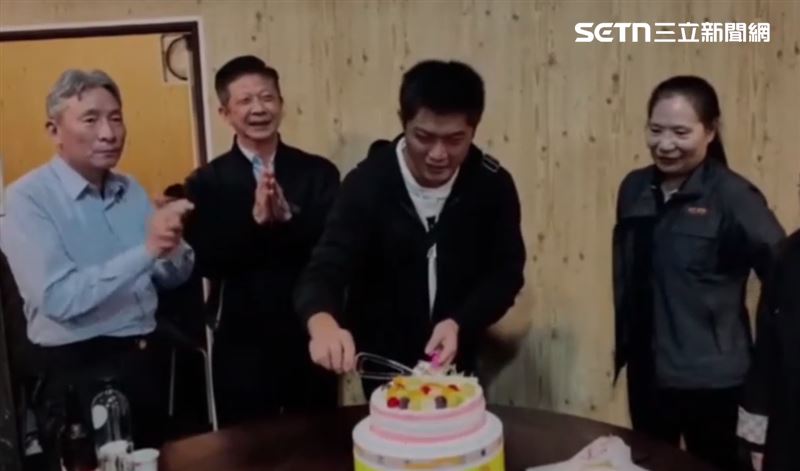 沒想到隨手記錄的20秒慶生影片，如今只能重播，影中人已不在。（圖／翻攝畫面）