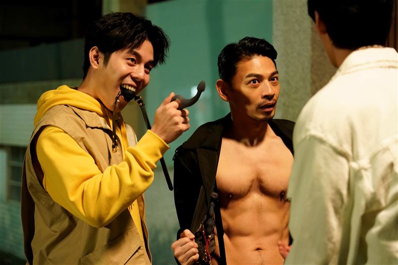 詹懷雲與阿Ken（右）的這場戲笑點十足。（圖／彼此影業提供）