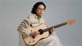 曾替林宥嘉、許光漢譜曲寫歌，香港創作歌手李拾壹發行全新EP。（圖／鈞光閃閃 提供）