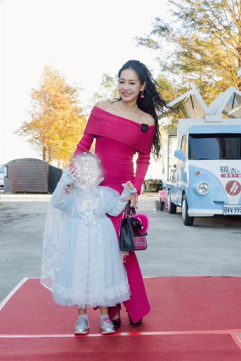 王思佳出席慶生趴。（圖／源鑛娛樂提供）