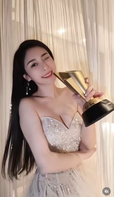 粉絲好奇Albee維持好身材的秘訣。(圖/翻攝自IG @albeefin)