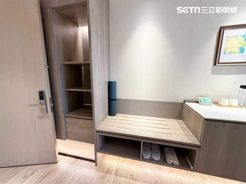 每個房間都附設瑜珈墊。（圖／記者李育道攝影）