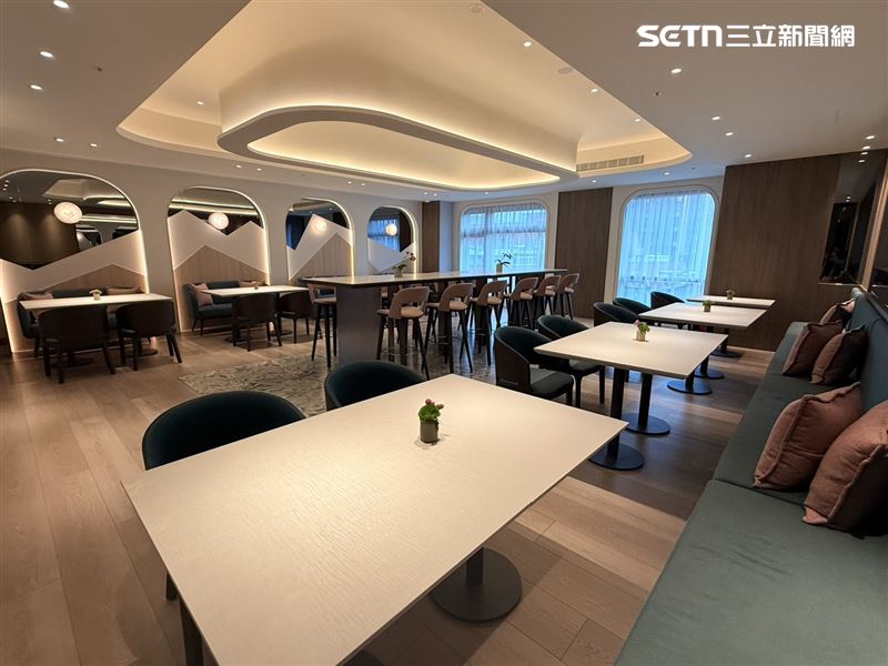 五樓「Bliss &amp; Bone」用餐空間。（圖／記者李育道攝影）