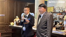 華信航空董事長陳大鈞（右）總經理莊明哲（左）。（圖／記者李育道攝影）