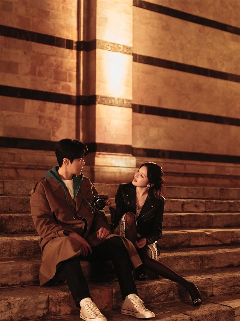 金宣虎、高允貞CP感爆棚。(圖/Netflix提供)