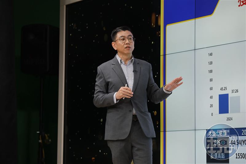 國泰證期協理蔡明翰說，台積電長線趨勢看好，緊抱才是王道