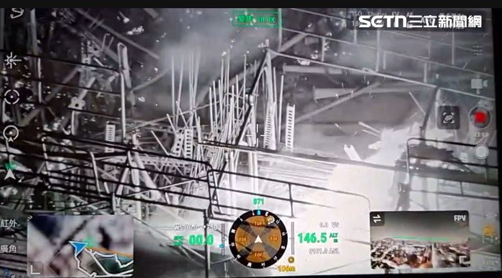 目前豪宅蓋到26樓，火燒過的地方鋼筋裸露，難以估算損毀面積。（圖／翻攝畫面）