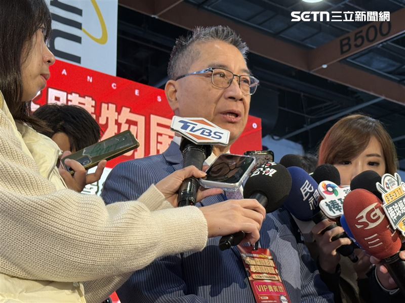 民進黨秘書長徐國勇出席「2026電器空調影音年終購物展開幕典禮」受訪（圖／記者劉秀敏攝影）