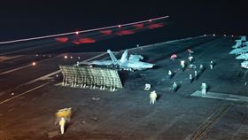 美國林肯號打擊群往中東移動，為打擊伊朗預作準備。（圖／翻攝自X平台USS Abraham Lincoln@CVN_72帳號）