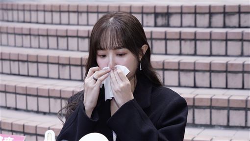 洪詩願顧失智公公露面哭了！淚崩心疼父母