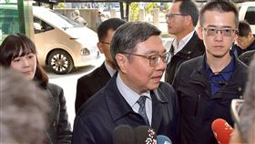 行政院長卓榮泰參訪企業前受訪（圖／行政院提供） 