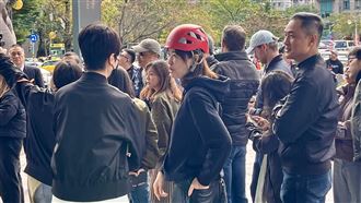 霍諾德攀101網憂失足恐致死　賈永婕回應