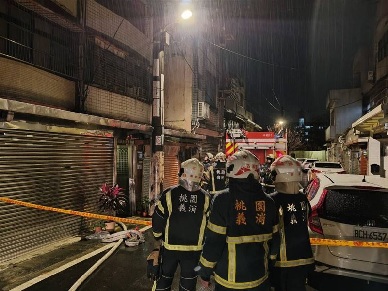 桃園市平鎮區昨日晚間20時許發生一起住宅火警。（圖／桃園電子報提供）