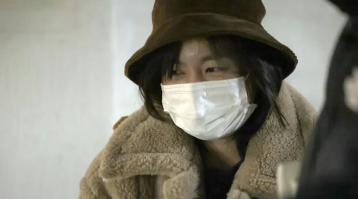 朴娜勑停工後首度現身，身邊有俊男陪上釀酒課。（圖／翻攝自網路）