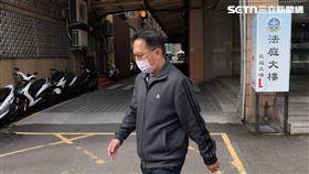 劉居榮開庭後離開法院。（圖／記者莊淇鈞攝影）