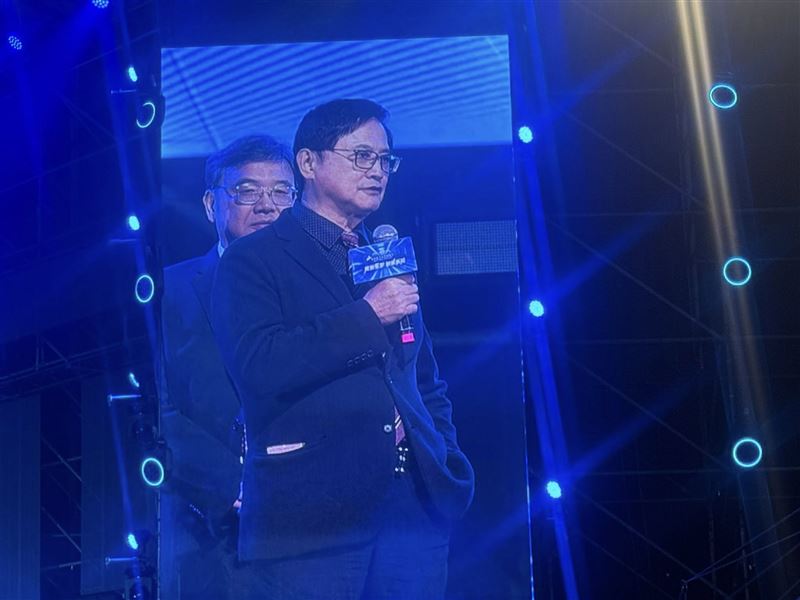 和碩2025旺年會盛大登場，豪氣席開800桌！現場祭出總獎金1.6億元，頭獎更是一台Tesla Model Y。晚宴由維多麗亞酒店操刀，端出花膠鮑魚佛跳牆、御饌鰻魚蒸油飯等星級佳餚，最後更有哈根達斯冰淇淋做完美收尾，讓員工大飽口福。（圖／記者師瑞德攝影）