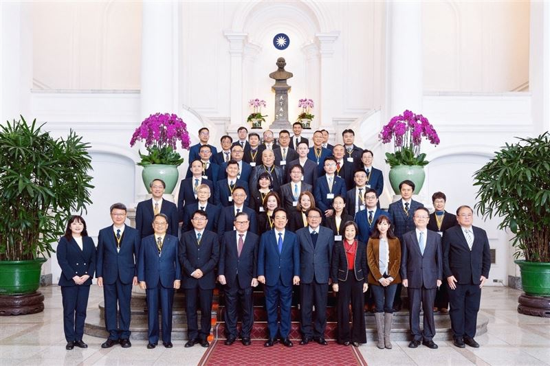 總統府國家級肯定！露琺意醫美集團創辦人阮丞輝，以外泌體科研實力獲總統賴清德接見表揚。（圖／業者提供）