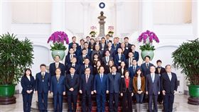 總統府國家級肯定！露琺意醫美集團創辦人阮丞輝，以外泌體科研實力獲總統賴清德接見表揚。（圖／業者提供）
