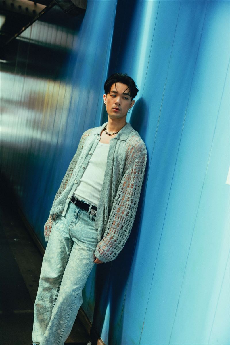 博文推出個人首本聲景寫真輯。（圖／華納音樂提供）